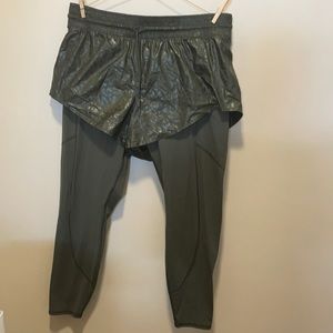 Athleta rainier 2 in 1 tights, hunter green